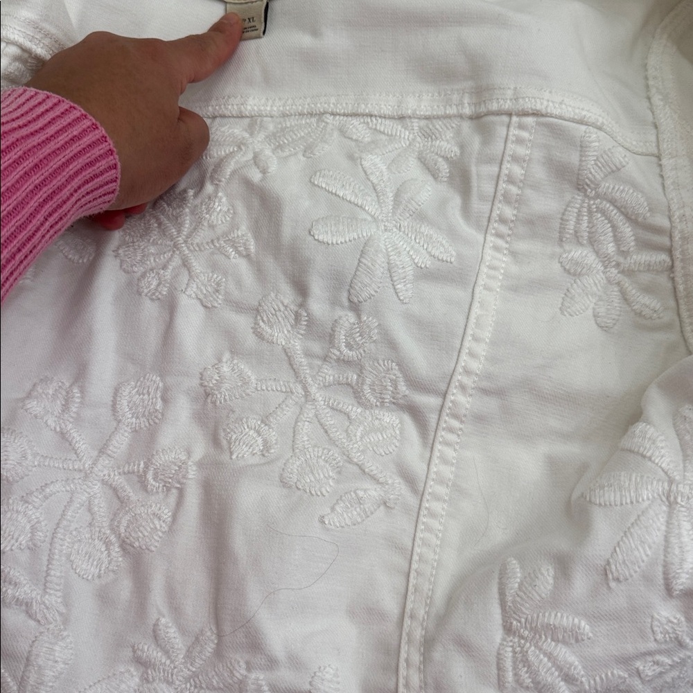 Pilcro and the Letterpress White Floral Embroidered Jean Jacket sz XL - Picture 11 of 11